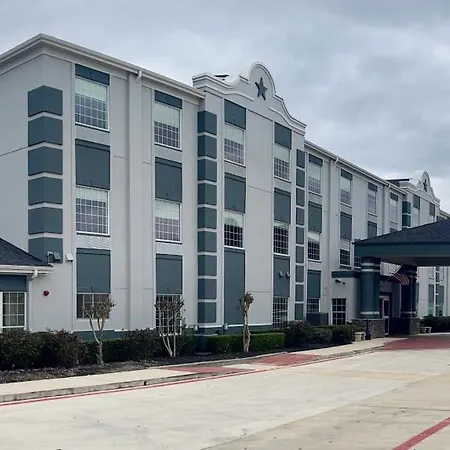Super 8 By Wyndham San Antonio/Alamodome Area Hotel